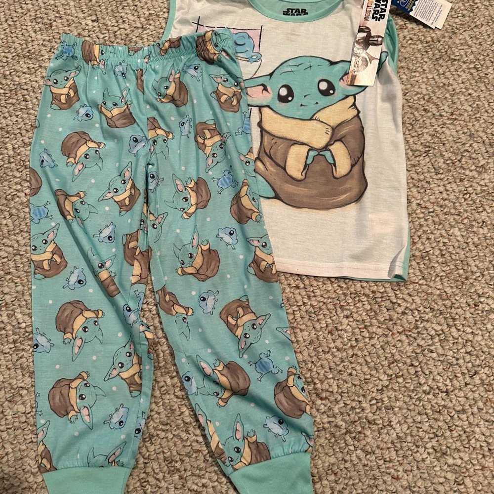 GIRLS STAR WARS BABY YODA TOP & BOTTOM PAJAMA SET SIZE S #K60 - Picture 3 of 3